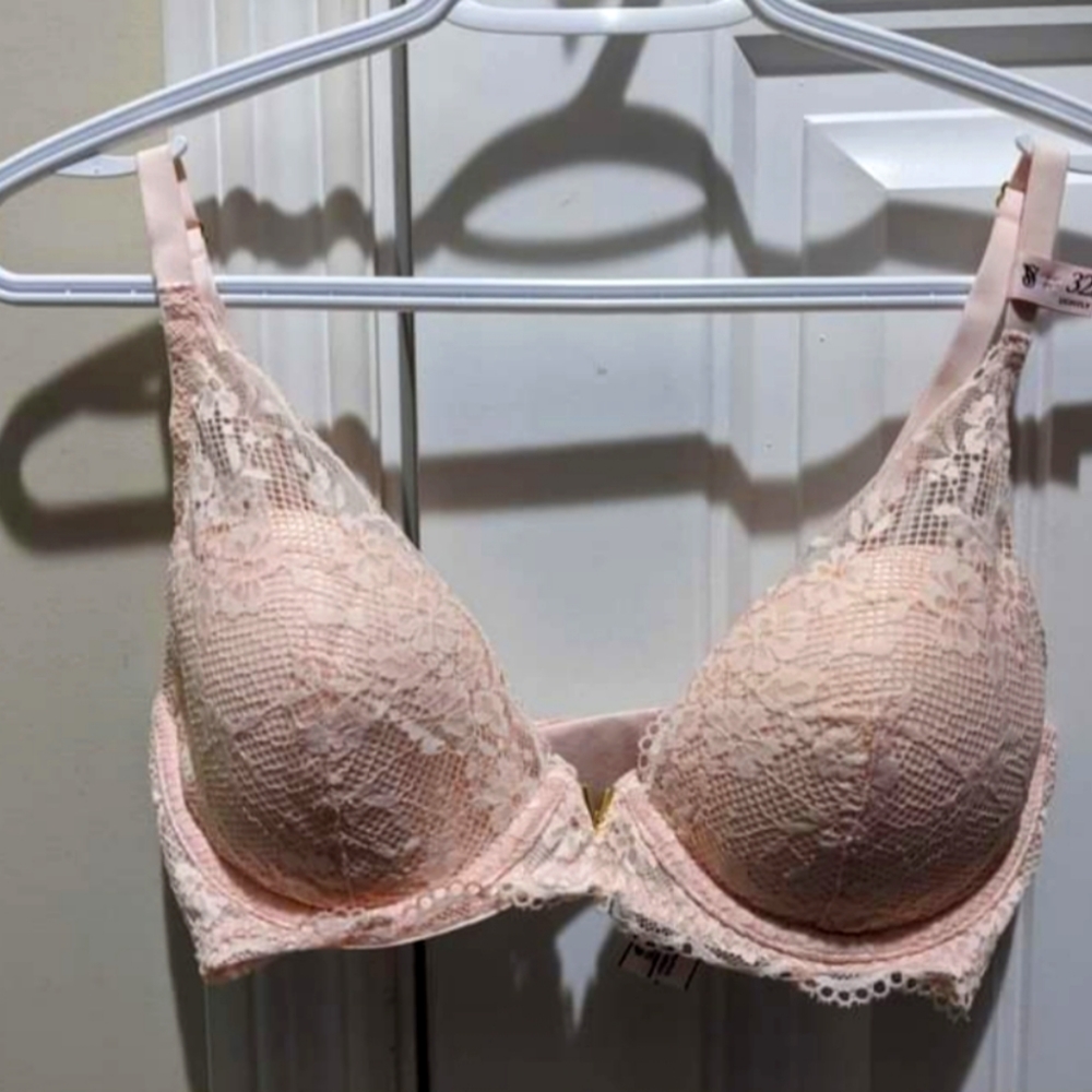 Victoria's Secret Love Cloud Lightly Lined Plunge Bra